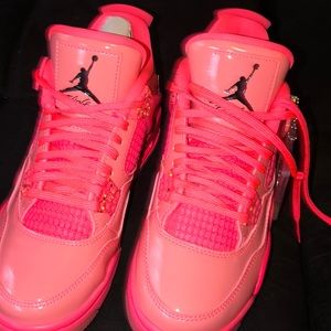 Pink/peach brand new Jordan’s